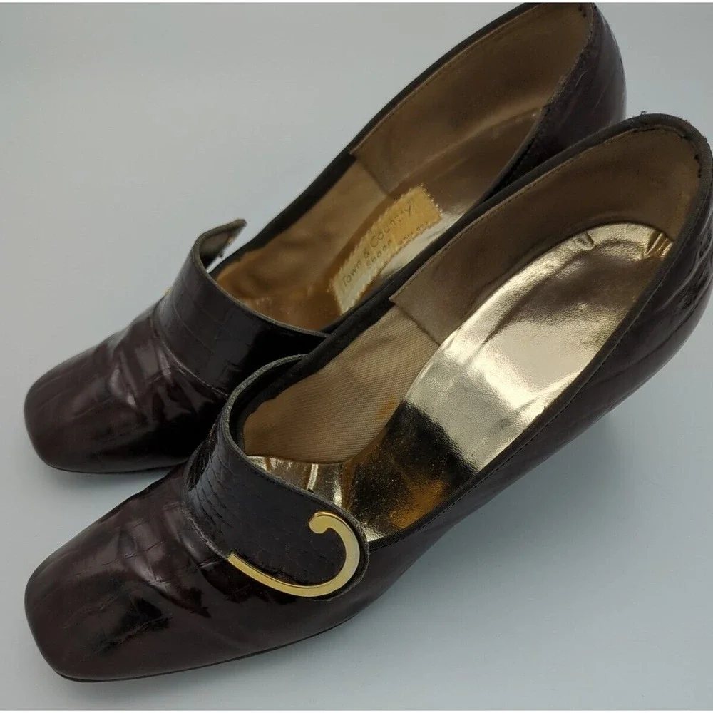Vtg Town And Country Faux Alligator Block Heeled Pumps Womens 8 AA Brown Leather